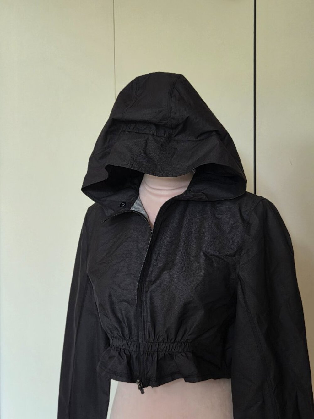 LULULEMON Proactive Ultra-Cropped Windbreaker Hoodie Jacket Black Size S